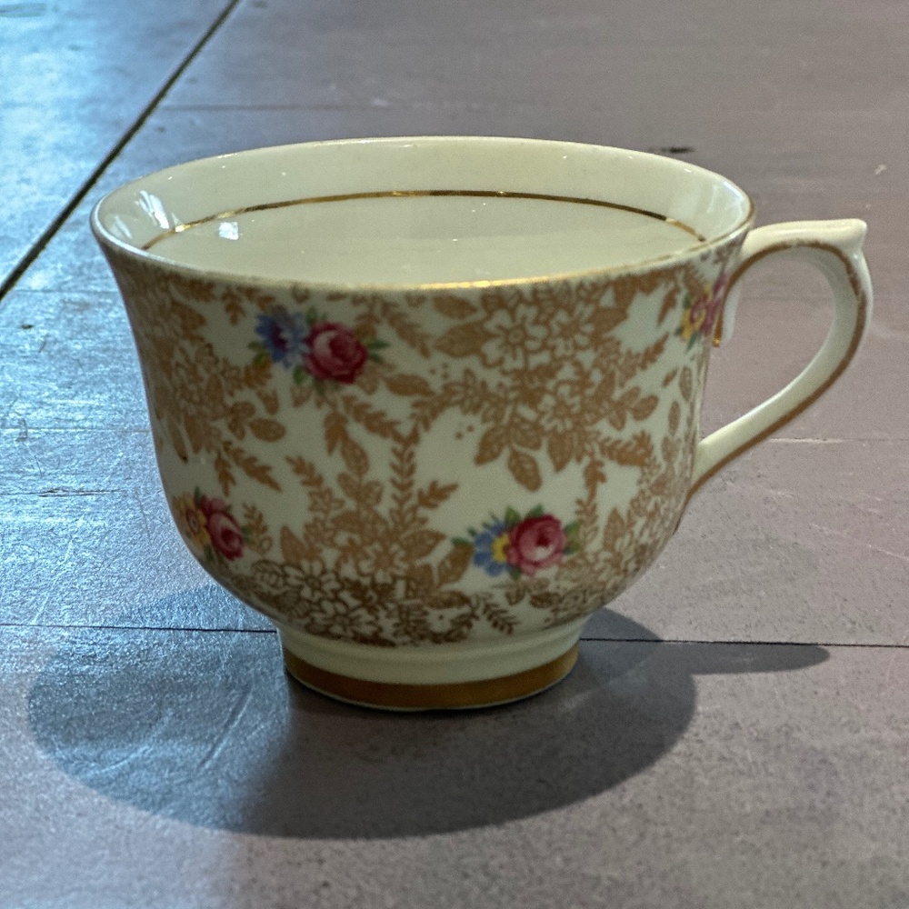 Colclough Bone China tea cup made in England 1940's
